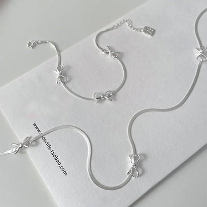 Beautiful Floral Jewelry Set with Necklace and Bracelet