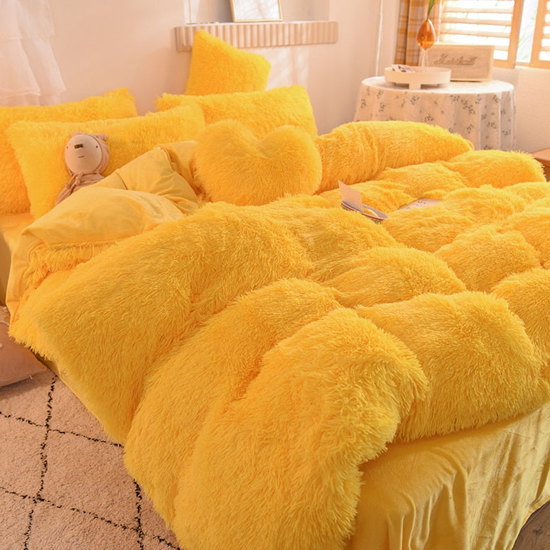 Cozy White Comforter Bed Set