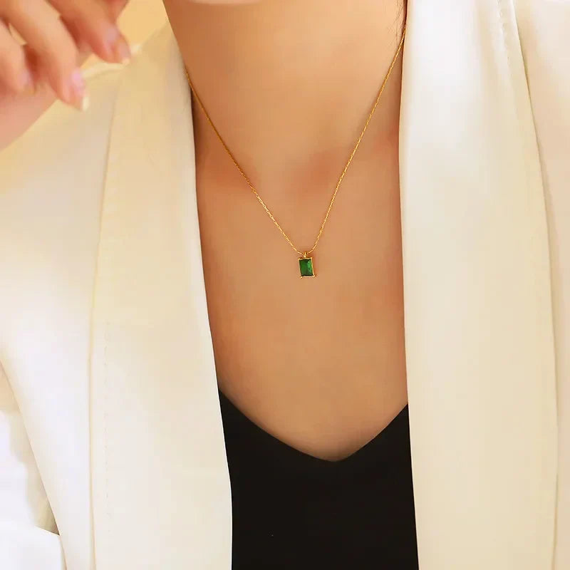 Dainty Star Shaped Pendant Necklace