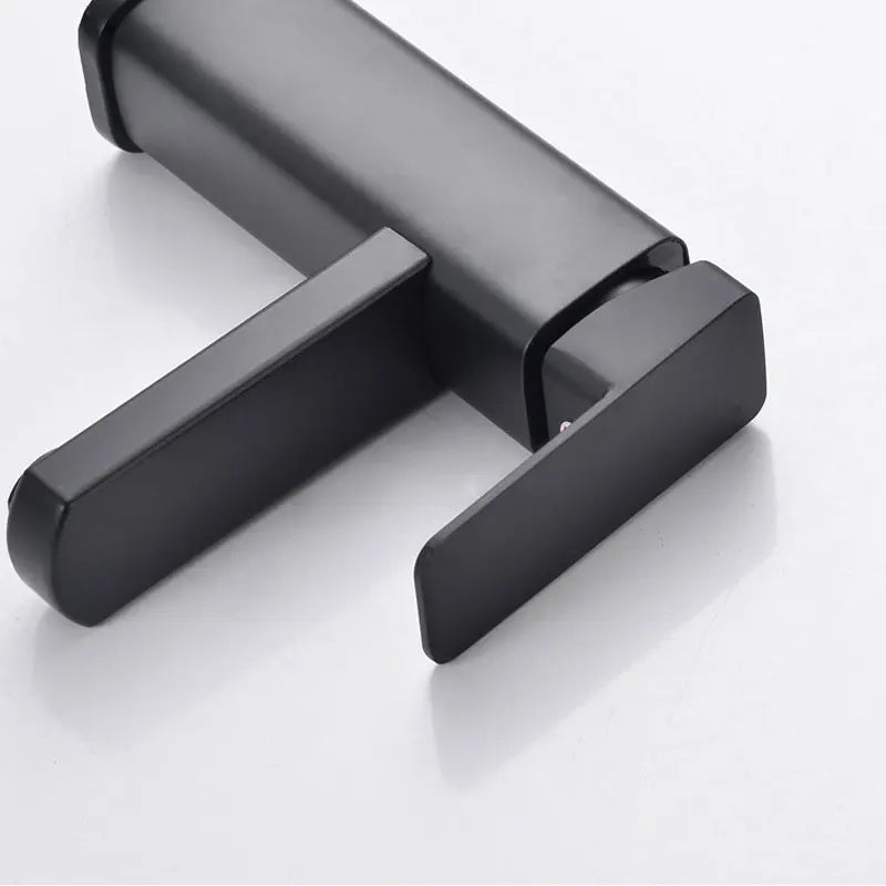 Contemporary RETHME Kitchen Faucet - Smooth Water Flow