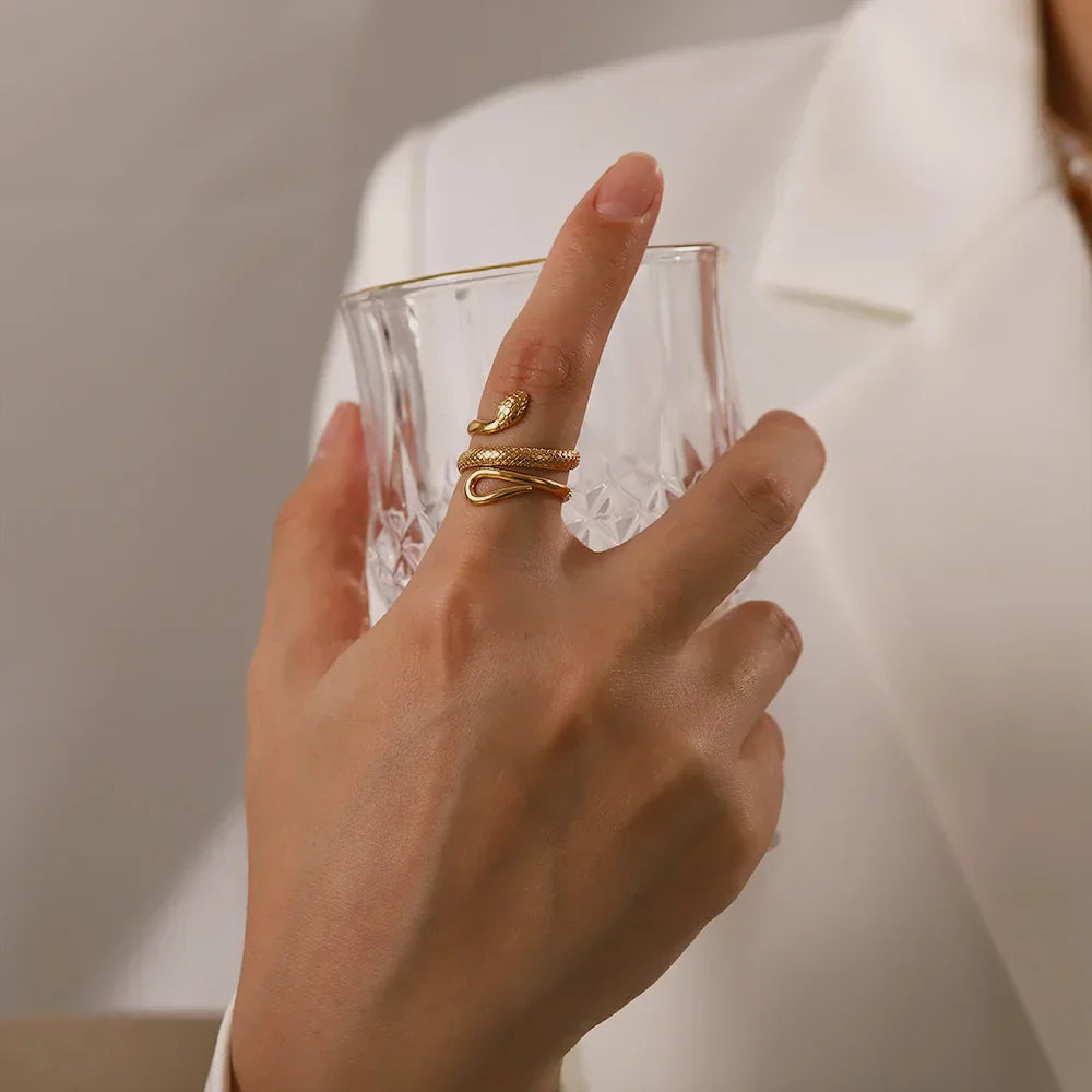 Comfortable Spiral Snake Band Ring