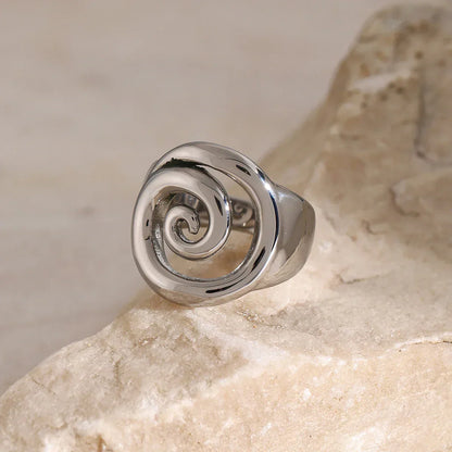 Elegant 14k Gold Twisted Ring