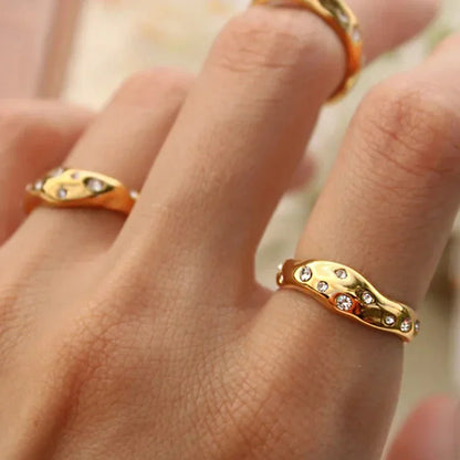 Elegant Diamond 14k Gold Wedding Ring