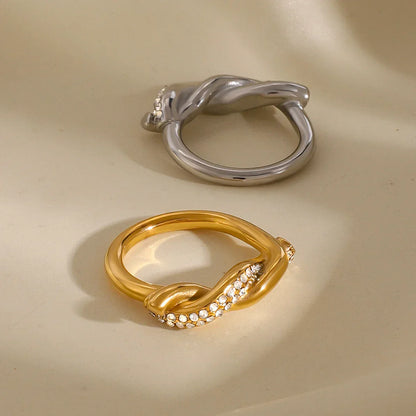Luxurious Diamond Solitaire Engagement Ring