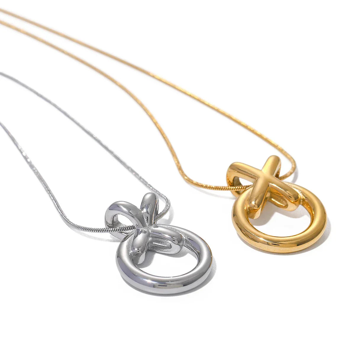 Elegant Bar Chain Kiss Necklace