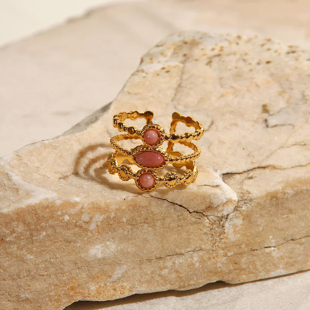 Classic 18k Gold Triple Flower Ring Set