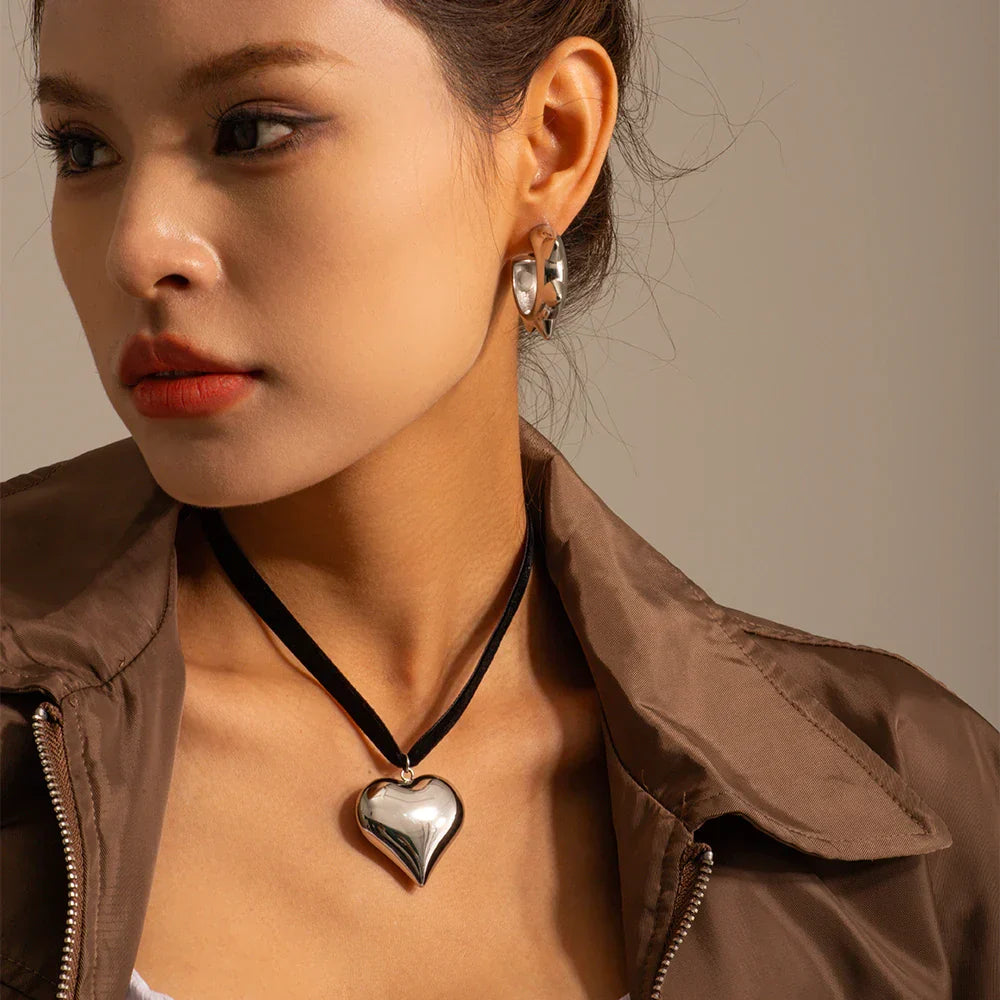 Stylish Heart Shaped Chain Necklace
