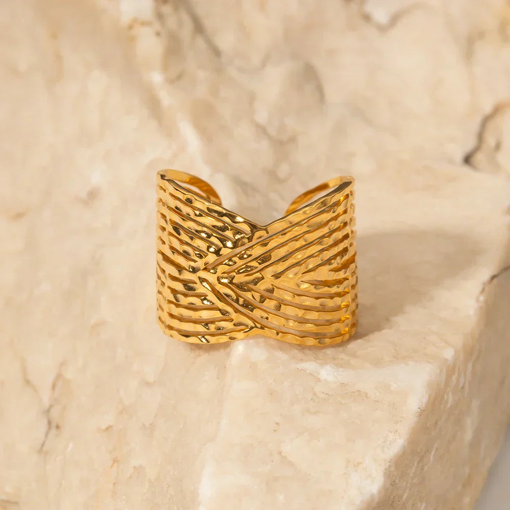 Premium 18k Gold Geometric Bar Ring