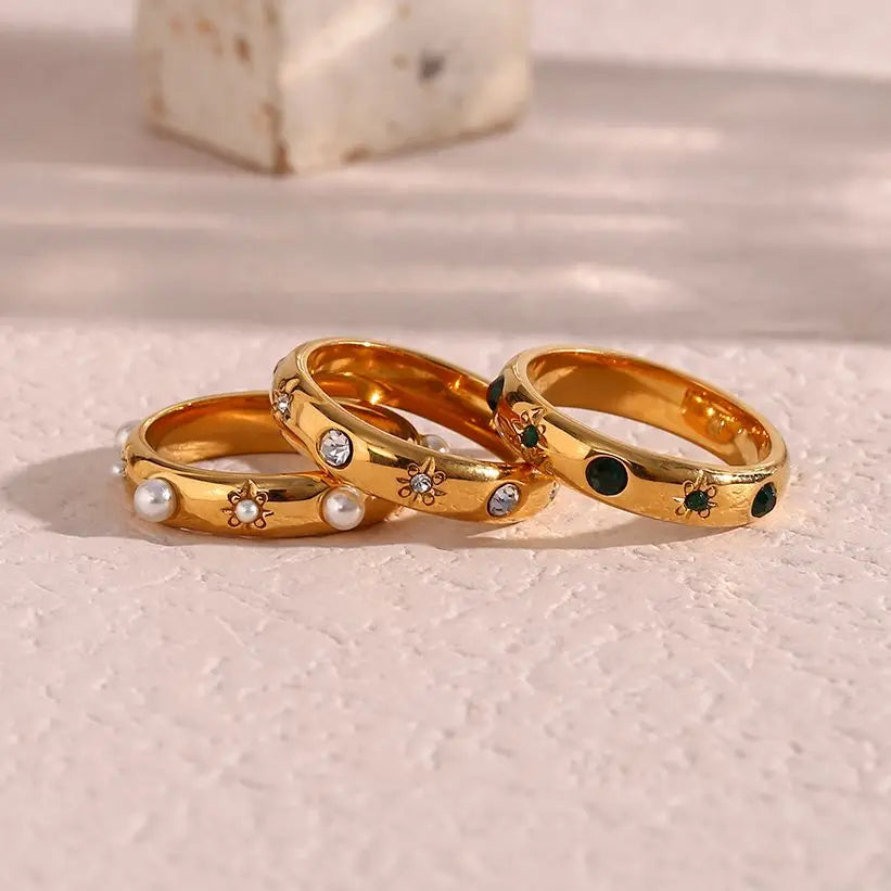 Glamorous Diamond Gold Engagement Ring