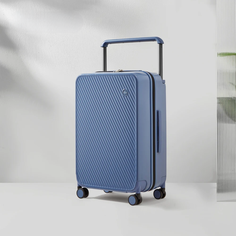 Strong Lightweight Suitcase with Easy Grip Handle