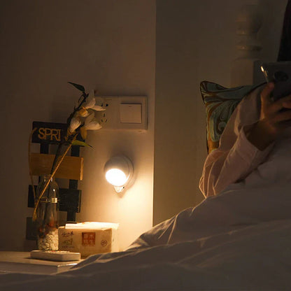 Automatic Night Light with Motion Detector and USB Charger