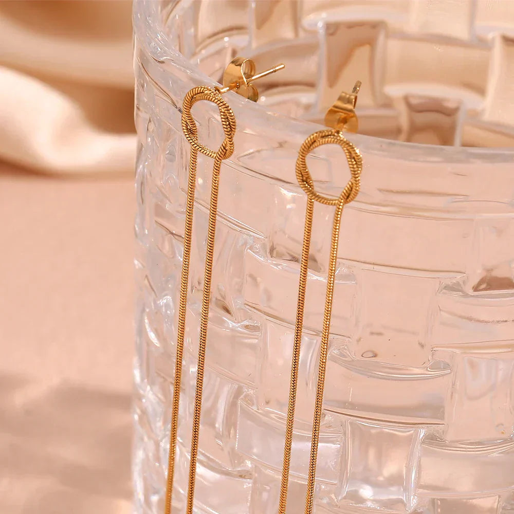 Dainty 14k Gold Circle Dangle Earrings