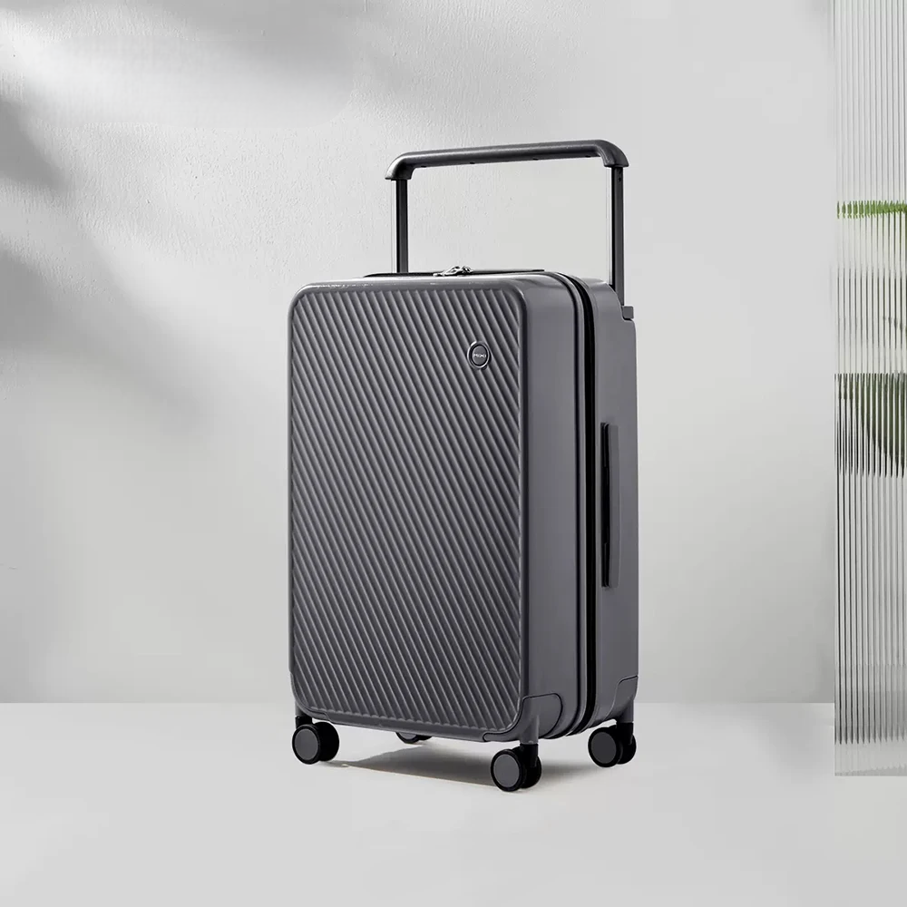 Strong Lightweight Suitcase with Easy Grip Handle