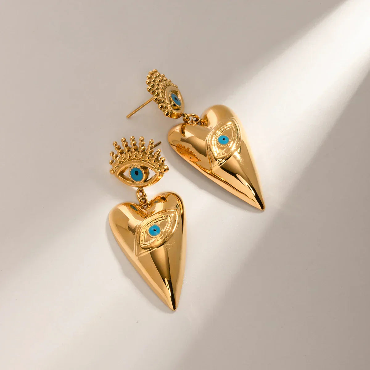 Glamorous Eye Heart Dangle Earrings