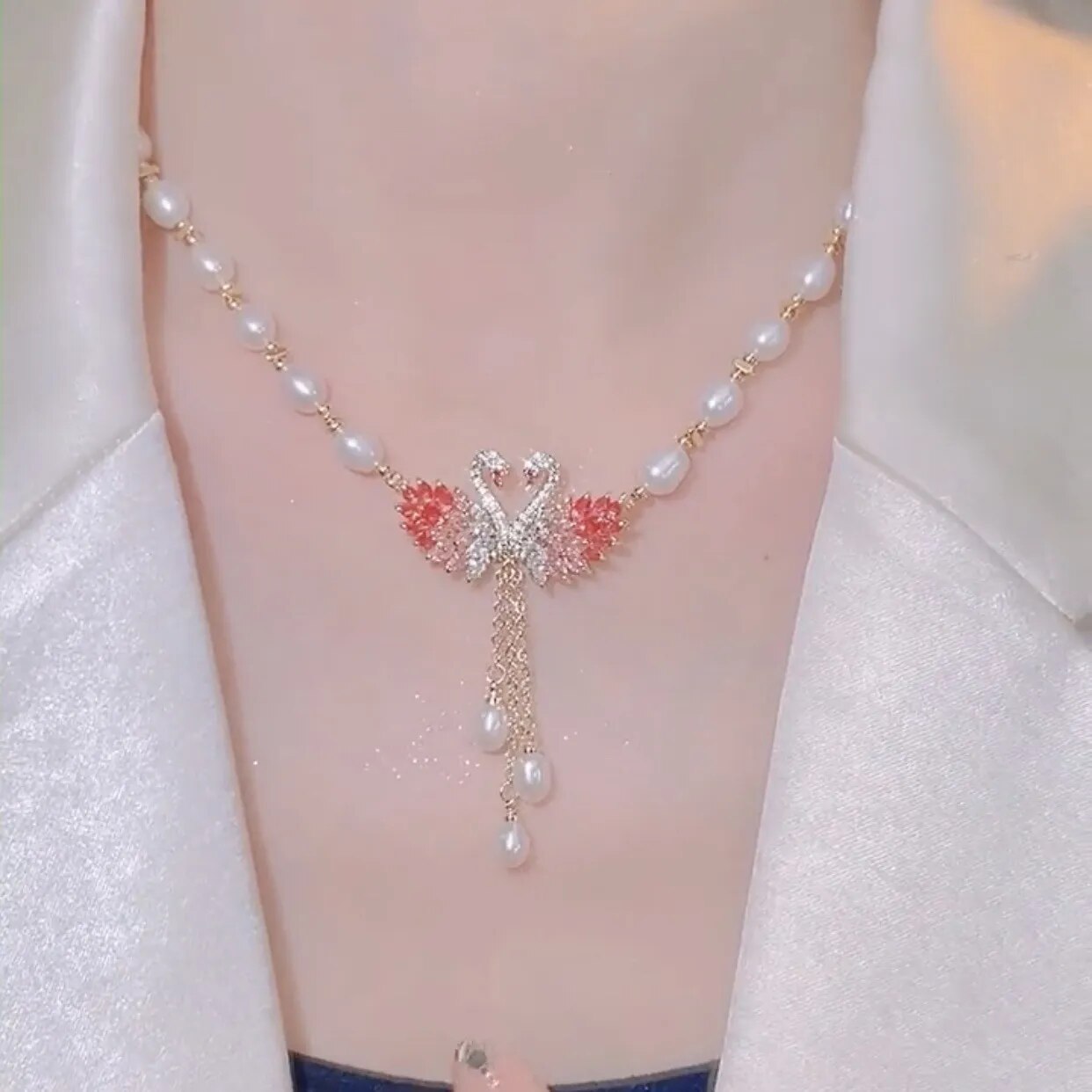 Lovely Bird Shaped Pendant Necklace - Luxicro