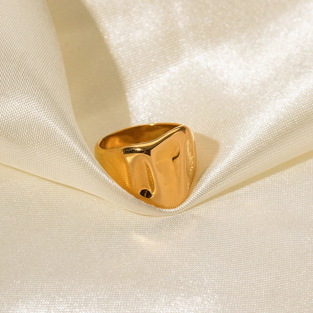 Vibrant Ocean Design Ring