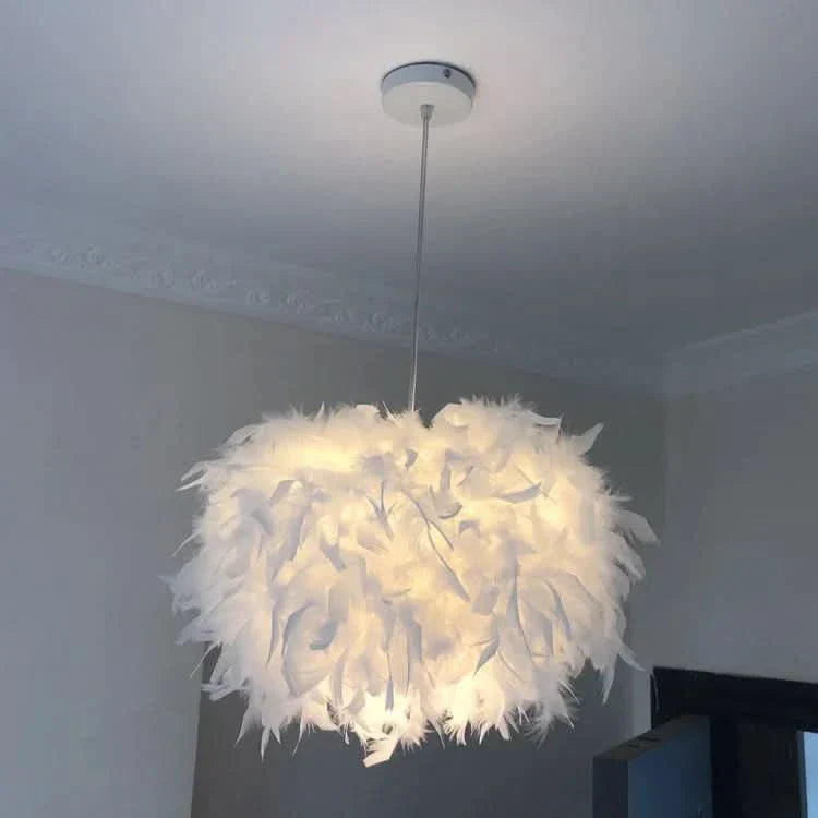 Elegant Amanda Table Lamp