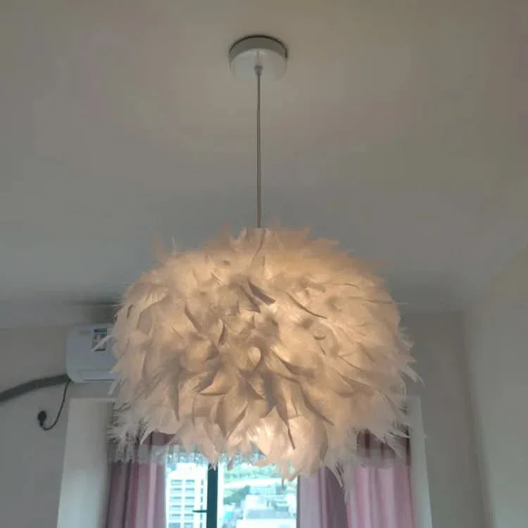 Elegant Amanda Table Lamp