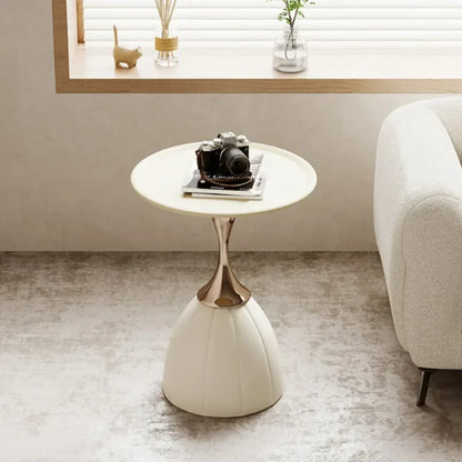 Simple Wood Coffee Table in Modern Design