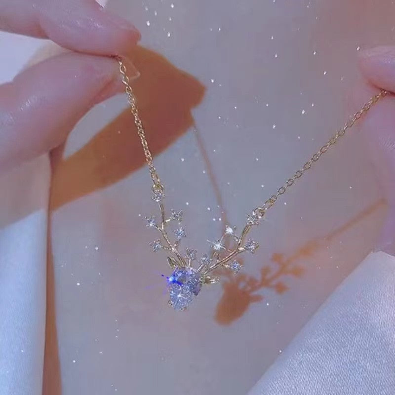 Beautiful Reindeer Christmas Necklace