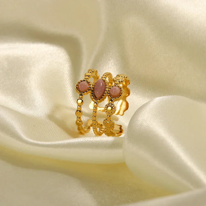 Classic 18k Gold Triple Flower Ring Set