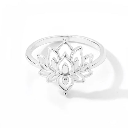 Elegant Flower Diamond Ring