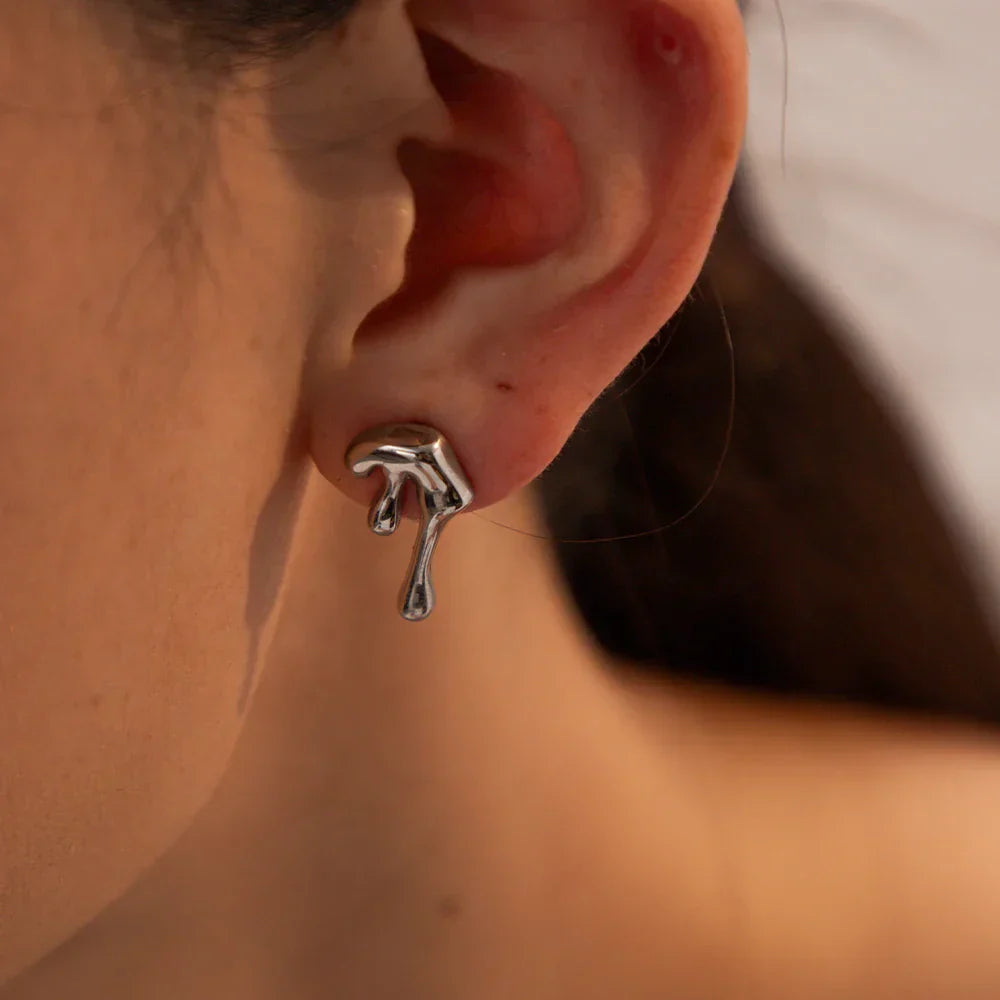 Dainty Hanging Style Earrings