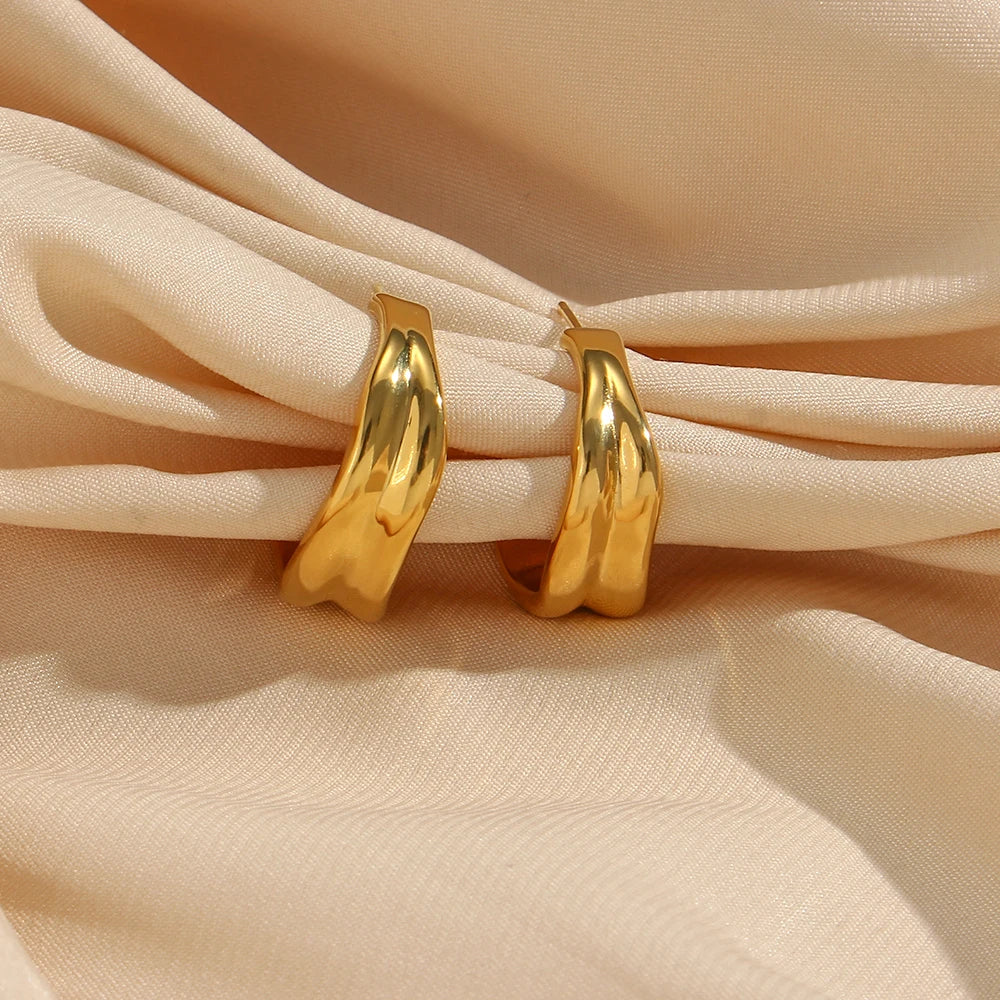 Classic Minimalist Pendant Earrings