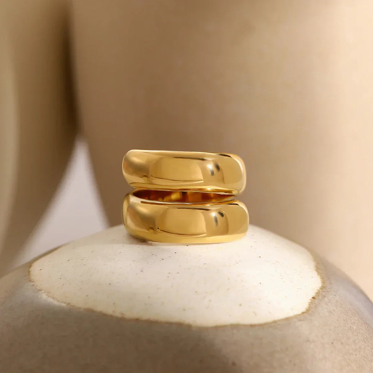 Elegant Gold Thin Band Ring