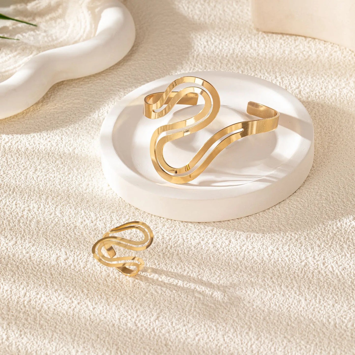 Fashionable Twist Bracelet and Ring Set