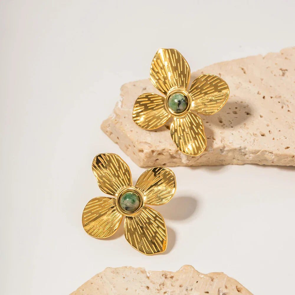 Elegant Emerald Drop Earrings - Luxicro