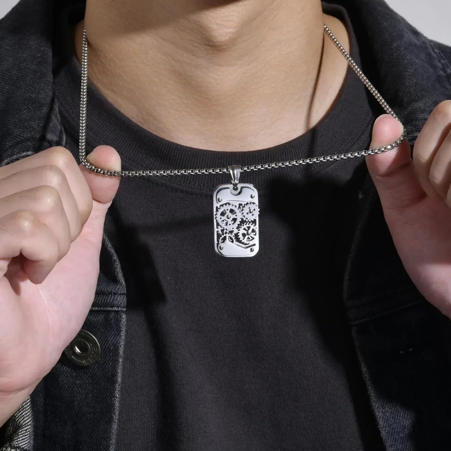 Stylish Mechanical Gear Pendant Necklace