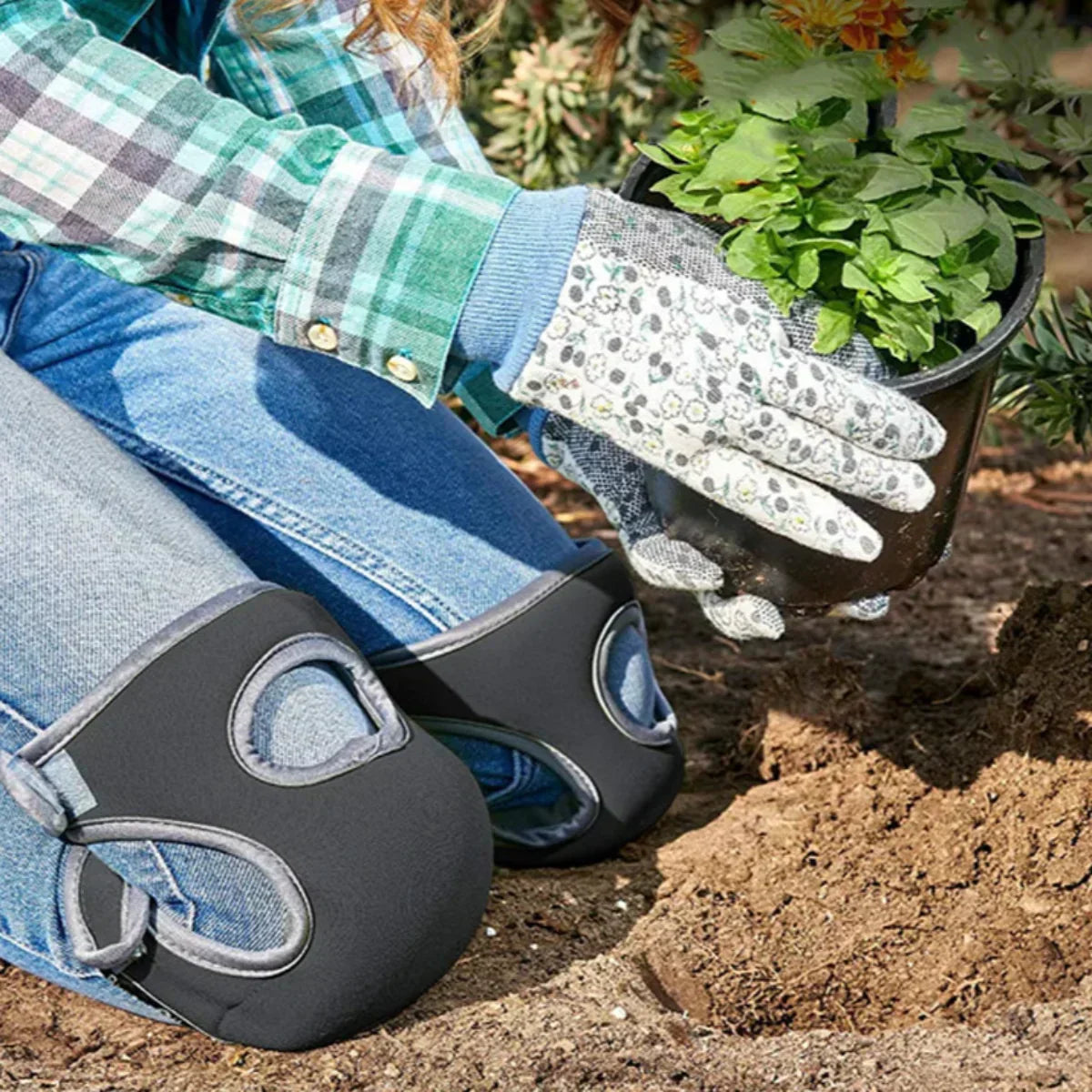 Comfortable Gardening Knee Pads Extra Thick Cushioning