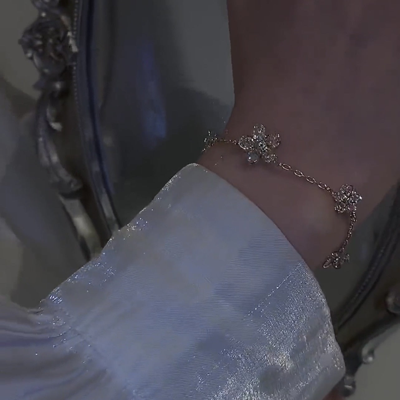 Beautiful Flower Zircon Gemstone Bracelet - Luxicro