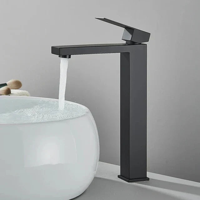 Stylish Chrome Bathroom Faucet - Luxicro