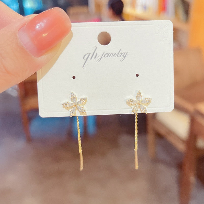 Beautiful Floral Dangling Drop Earrings - Luxicro