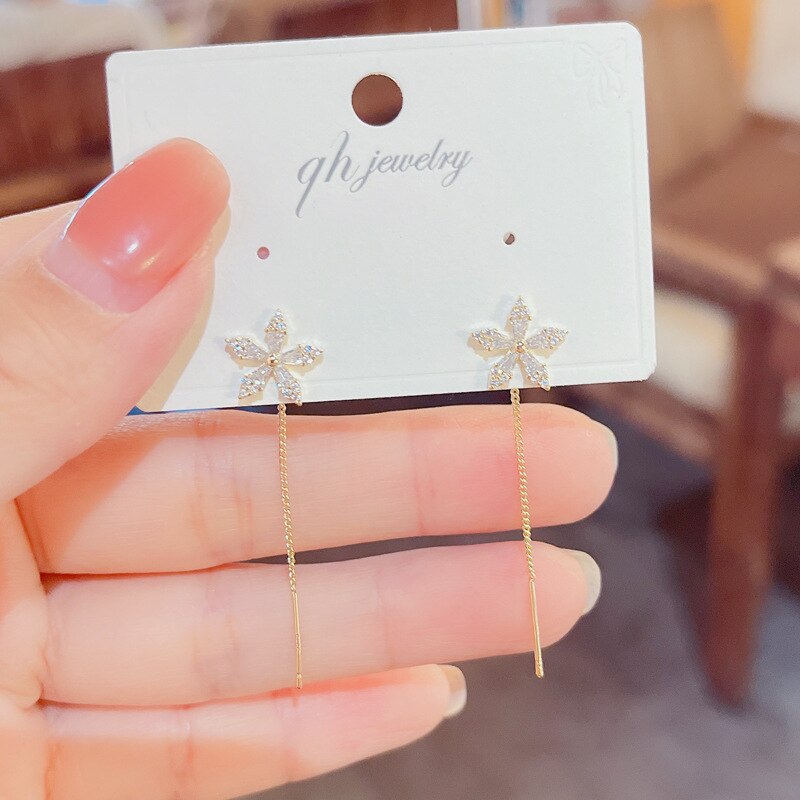 Lovely Flower Hanging Drop Earrings