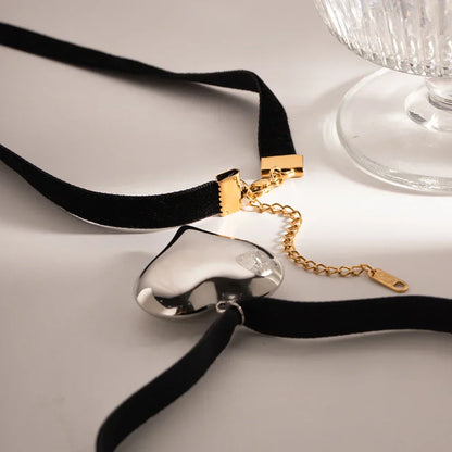 Stylish Heart Shaped Chain Necklace