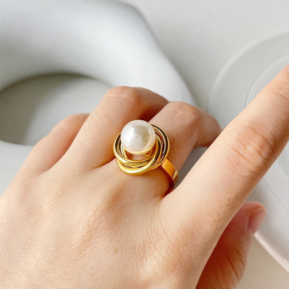 Elegant 18k Gold Pearl Statement Ring - Luxicro