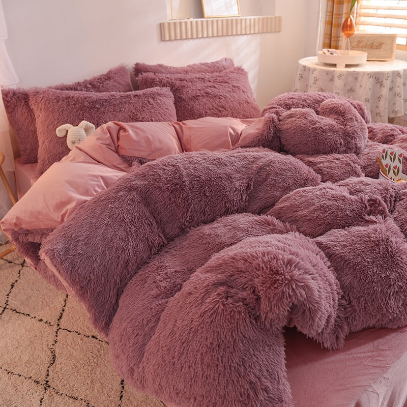 Cozy Comfortable White Bedding Set