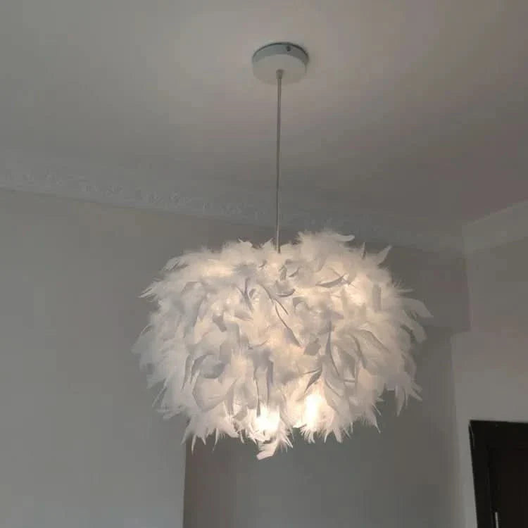 Elegant Amanda Table Lamp