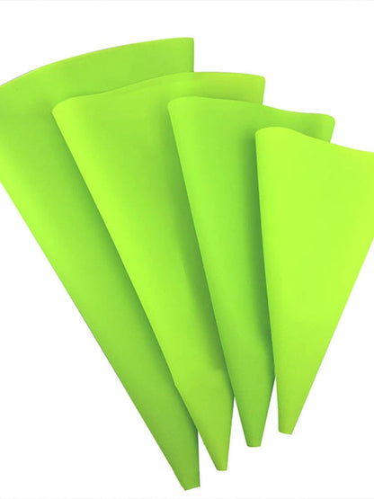 Convenient 4 Piece Reusable Cake Decorating Bags Set