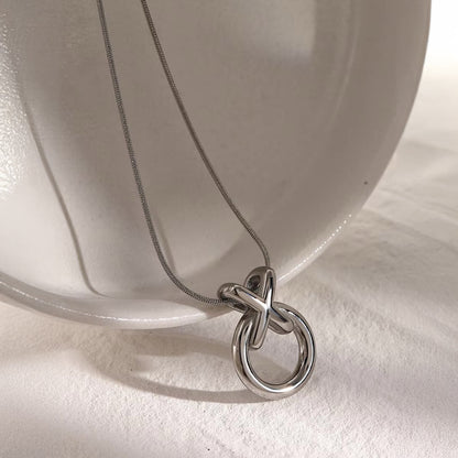 Elegant Bar Chain Kiss Necklace
