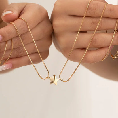 Small Glitter Magnetic Pendant Necklace Set