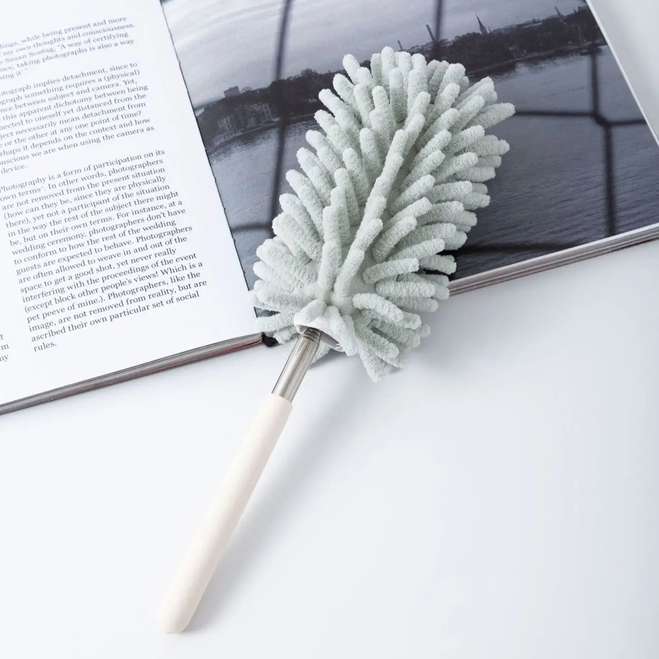 Extra Long Extendable Microfiber Dusting Tool