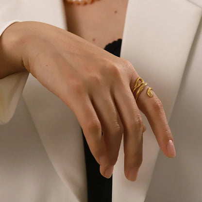 Comfortable Spiral Snake Band Ring