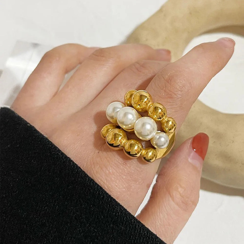 Elegant 18k Gold Freshwater Pearl Ring - Luxicro