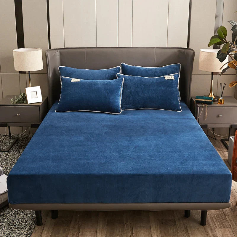 Cozy Fitted Sheet with Soft Stretch Velvet Cover - Luxicro