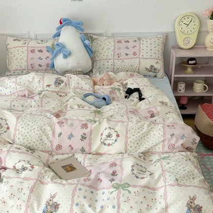 Soft Floral Pattern Bedding Set