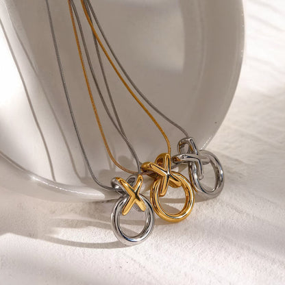 Elegant Bar Chain Kiss Necklace